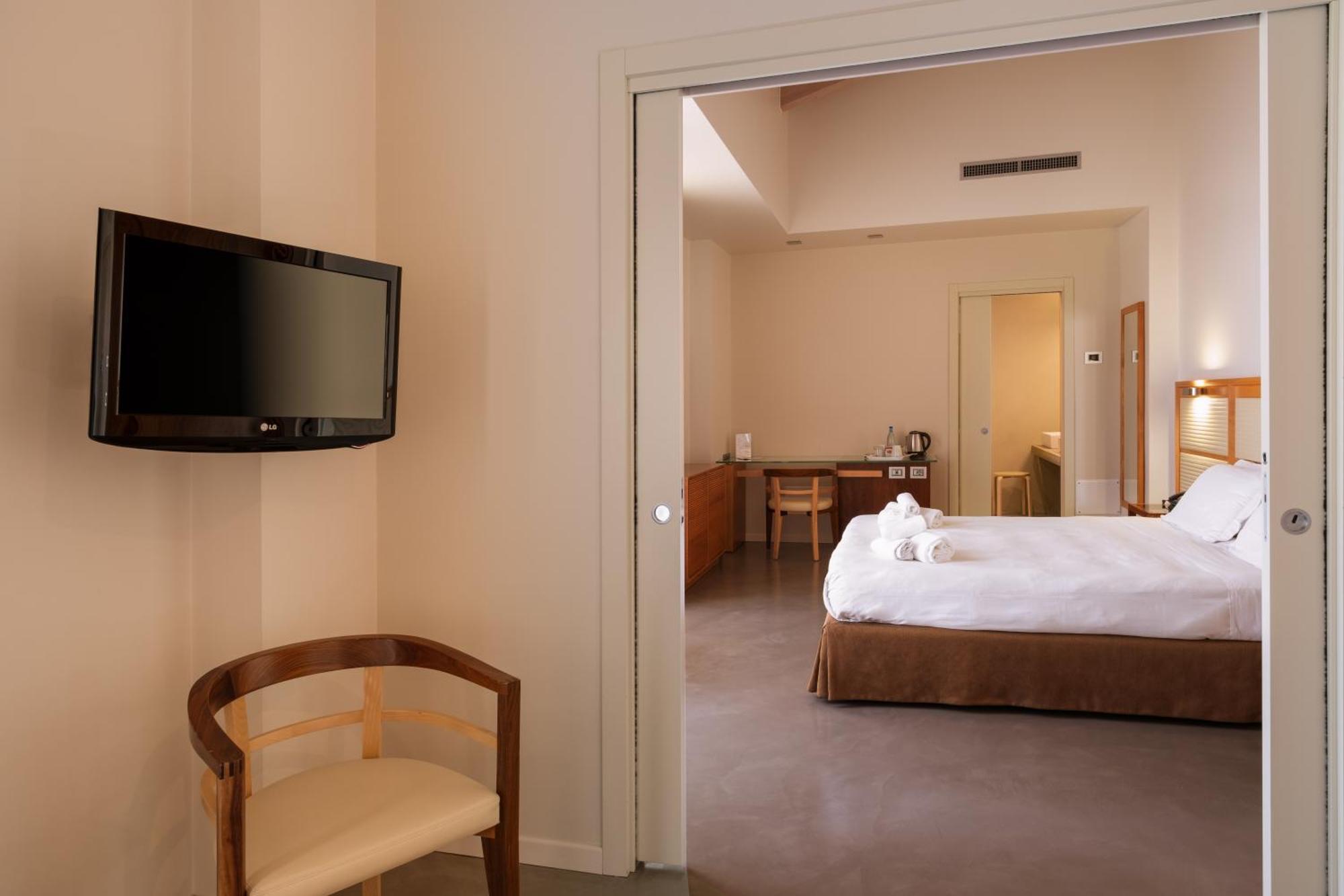 Family Suite,1378364633:JPEG